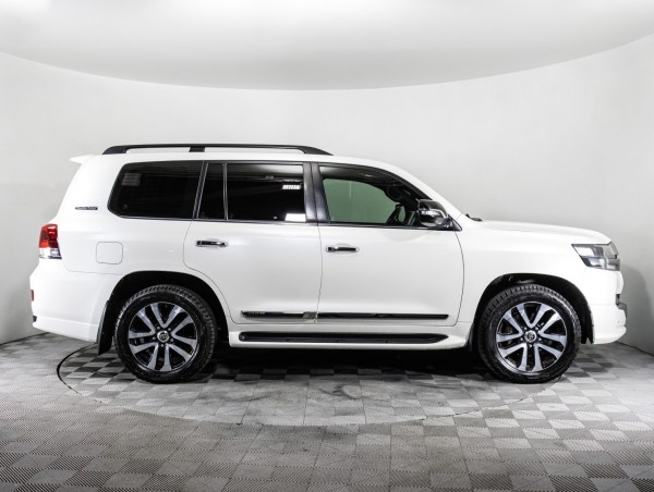 Toyota Land Cruiser 200