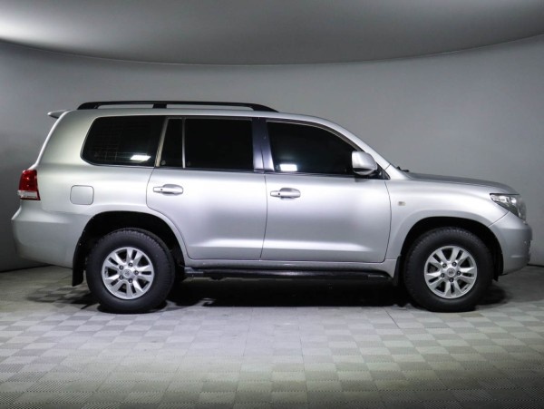 Toyota Land Cruiser 200