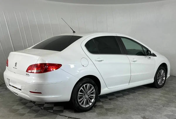 Peugeot 408