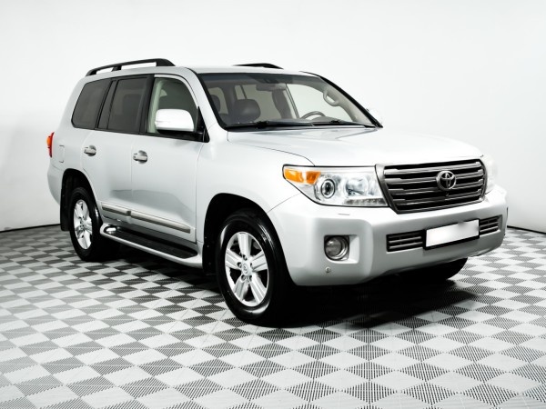 Toyota Land Cruiser 200