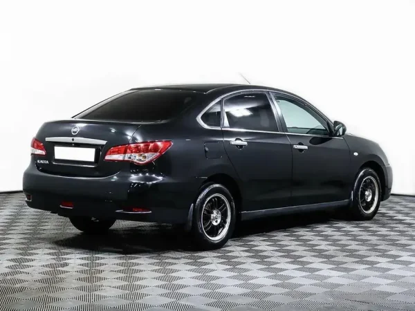 Nissan Almera